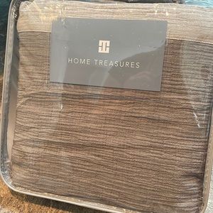 Home Treasures Bed Cover